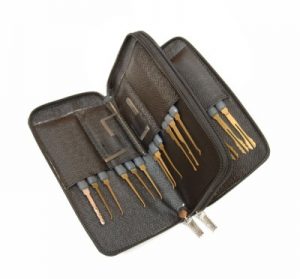 23 Piece Pick Set